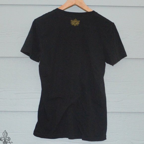 🎇Gold Glitter Fluer de Lis tee🎇 - Picture 3 of 6